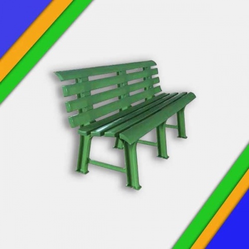 Пластиковая скамейка